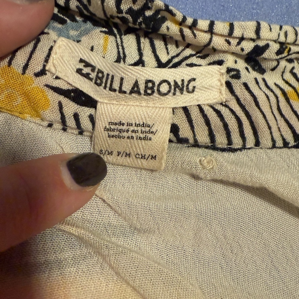 Billabong Floral Cape with Multicolor Design - Picture 7 of 7